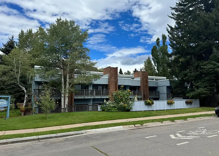Shadow Mountain Lodge