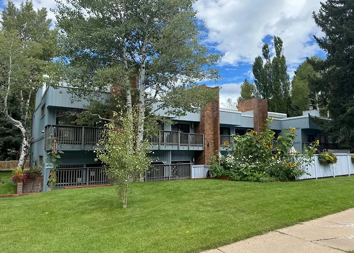 Shadow Mountain Lodge